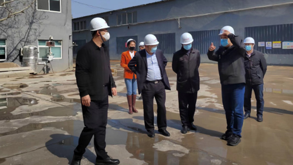 市住房和城鄉(xiāng)建設局劉玉勇局長、 市建筑工程管理服務中心孫雷主任一行 到我公司調(diào)研、指導